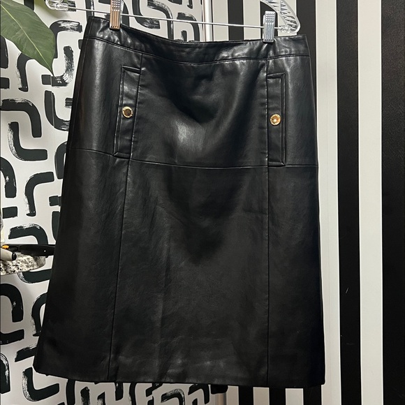 #3088 Liz Claiborne leather skirt - Picture 1 of 1